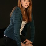 BodyLanguageProjectCom - Starter’s Position (the) Or Knee Clasp (the) Or Sitting At The Edge Of The Chair 1